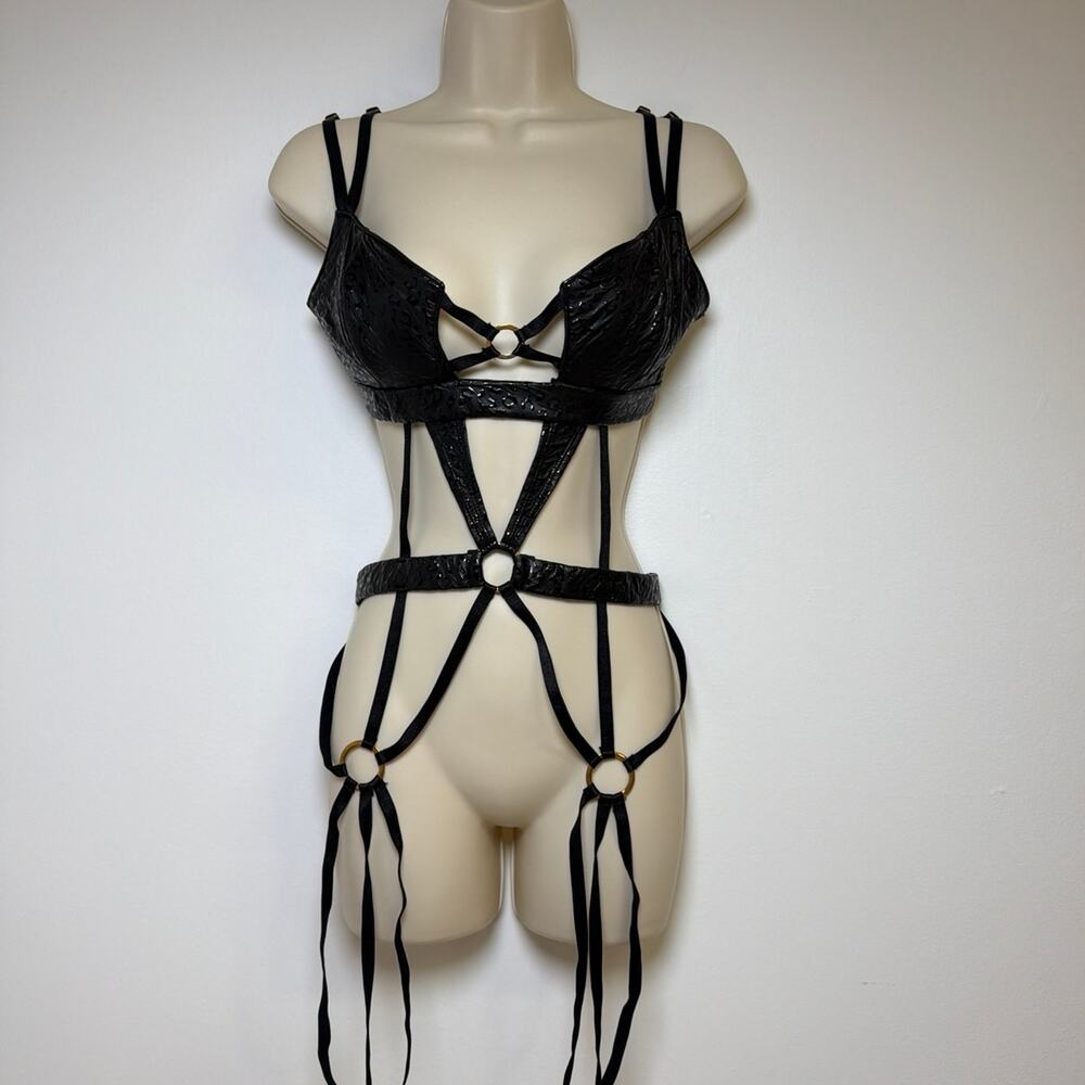 Fredericks of Hollywood Black Wet Look Harness Hook Eye Teddy Lingerie Size M